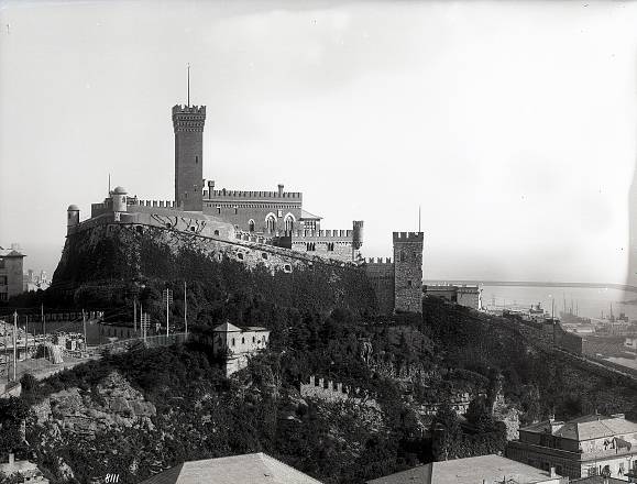 Visite ed aperture straordinaria per il weekend del 2 giugno a castello d'albertis